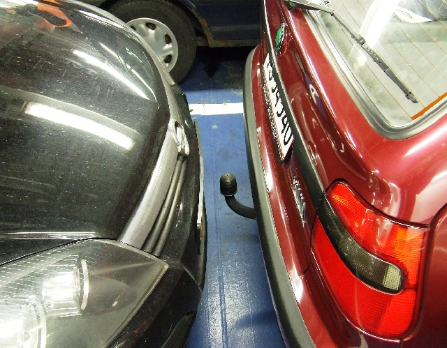 2008_0406_Org_Faroer0072.JPG - 700 Cars stowed like this