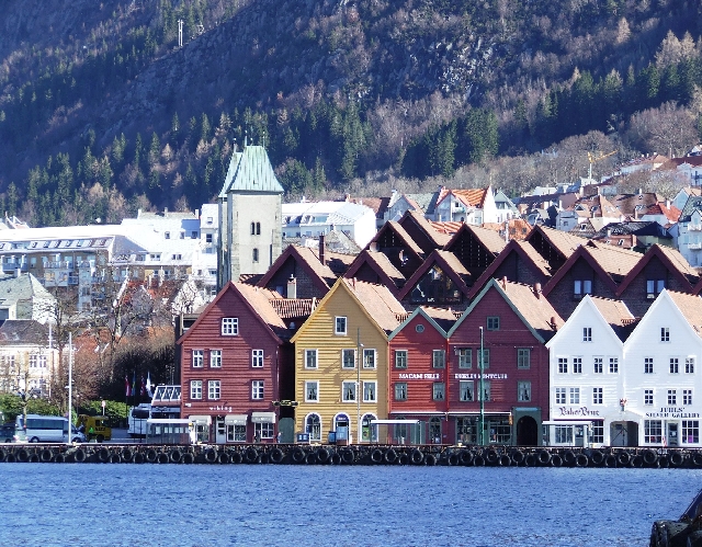 2008_0406_Org_Faroer0091.JPG - Colorfull