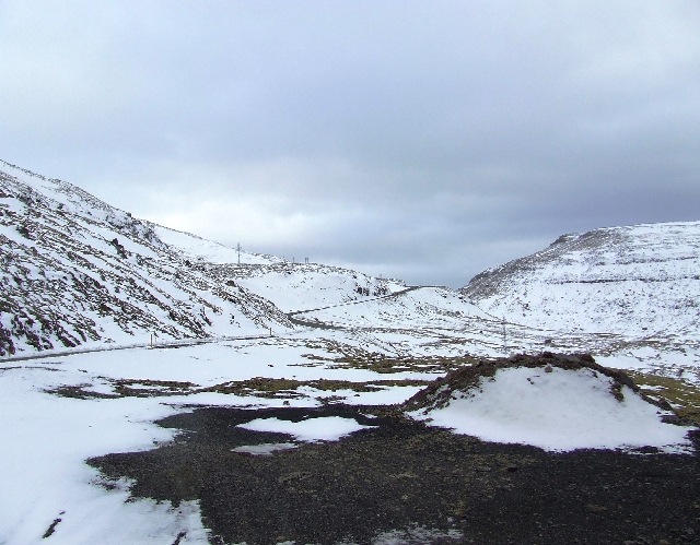 2008_0408_Org_Faroer0166.JPG - Snow, and not Only in the Mountains