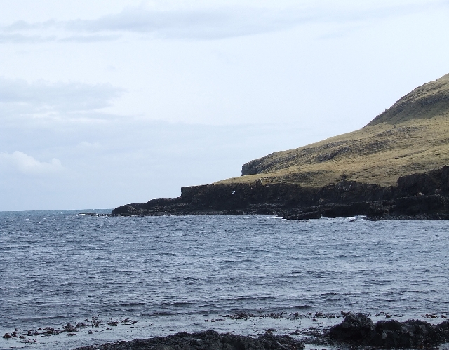 2008_0410_Org_Faroer0021.JPG - Sandoy's Black Cliffs