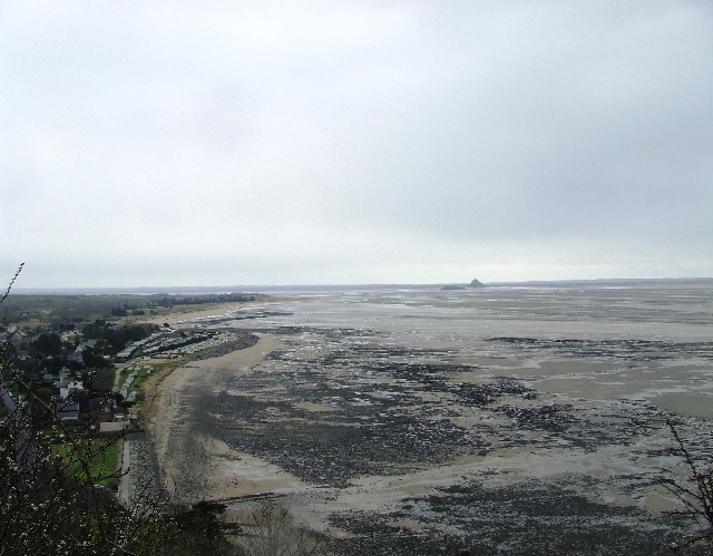 2008_0323_Calvados0030.JPG - Low Tide, Miles of Dry Land