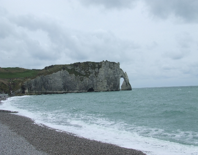 2008_0324_Calvados0073.JPG - The Famous Arch of Etretat