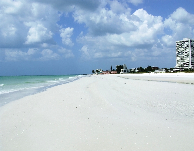 2008_09240080.JPG - Sarasota Beach, The Finest Beachsand Ever Seen