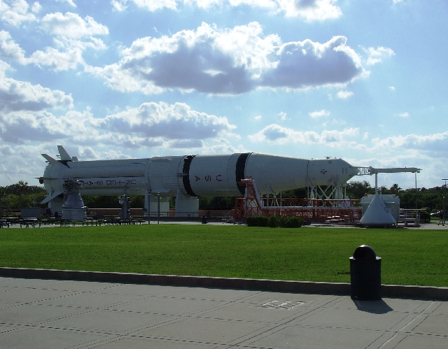 2008_09260216.JPG - One of Nasa's Big Rockets