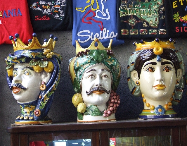 2008_06200216.JPG - Traditionel Ceramic Faces