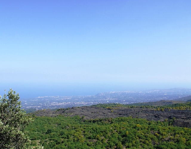 2008_06210307.JPG - View From Etna East to the Sea