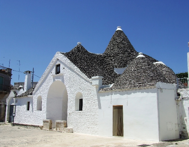 2008_06230403.JPG - Trullo Church