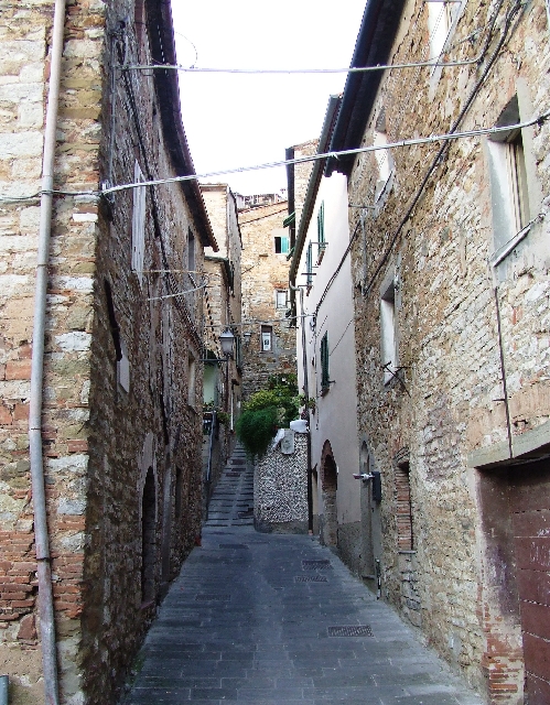 2008_06280472.JPG - Small Streets with Stairs