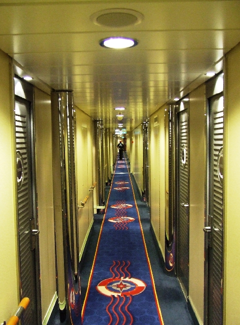 2008_0221_Zweden0019.JPG - The Corridor to the Cabins