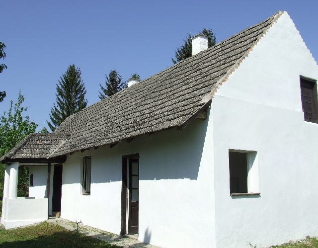 2008_0503_thuis0071.JPG - Restored Traditional Farm