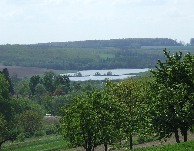 2008_0503_thuis0078.JPG - Small Lake Nearby
