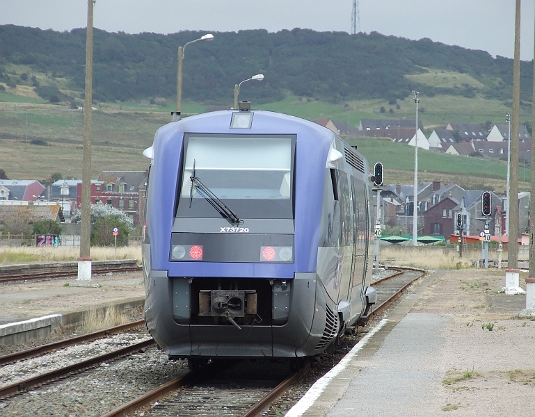 2009_08070014.JPG - The Train