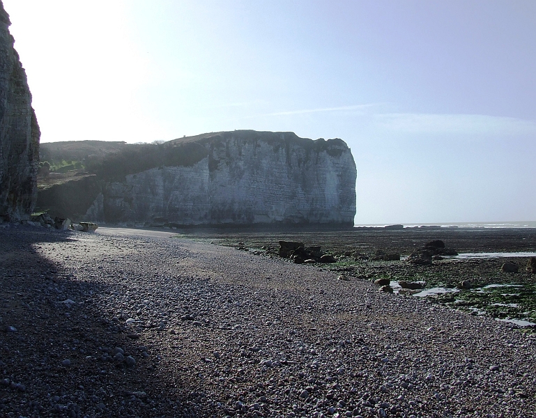 2009_0311_Normandie_Maart0020.JPG - Somewhere Along the Cost