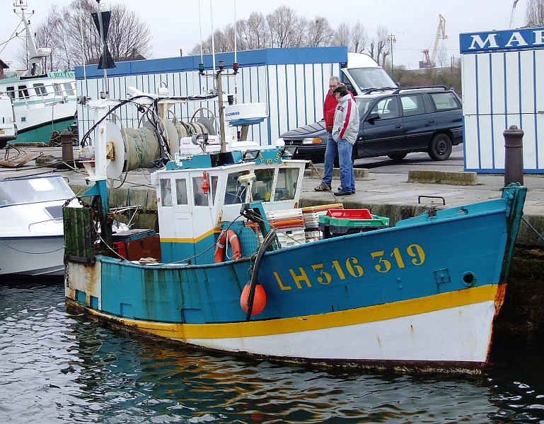 2009_0311_Normandie_Maart0044.JPG - Honfleur Small Fishboat