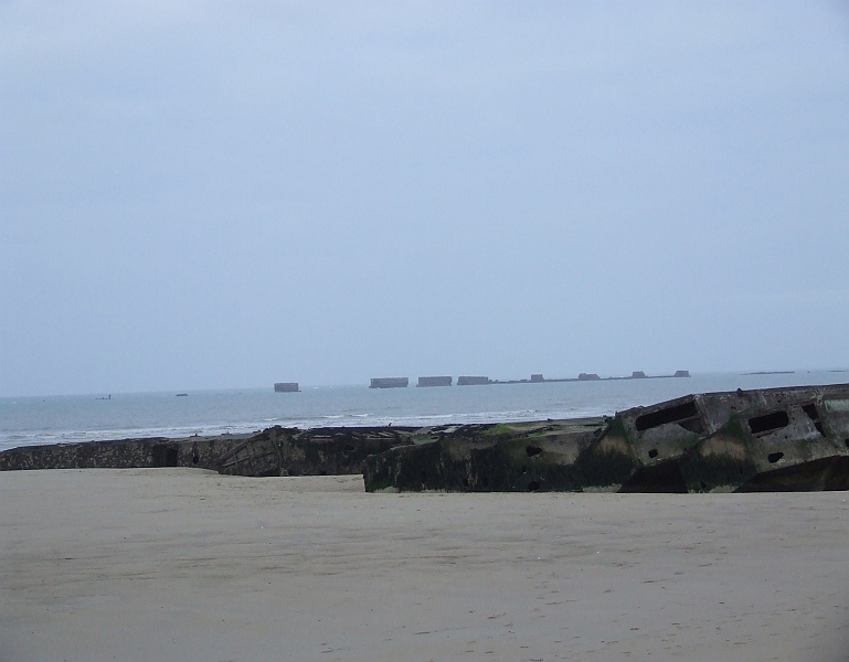 2009_0311_Normandie_Maart0059.JPG - The Old War Harbor
