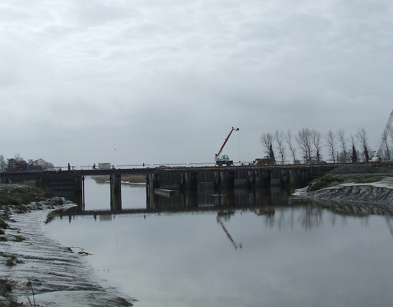 2009_0311_Normandie_Maart0076.JPG - New Waterlocks