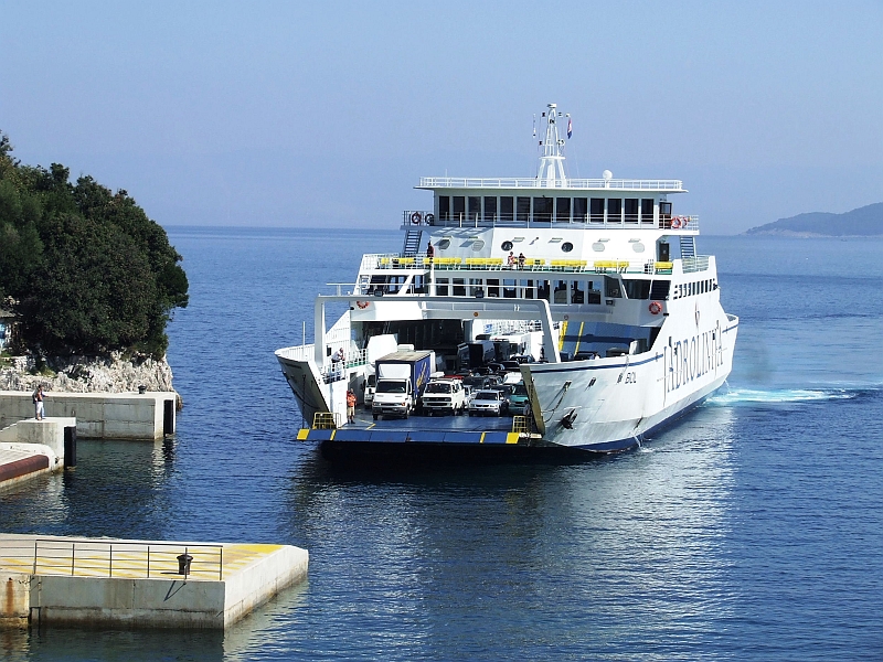 2009_0925_croatie0031.JPG - The Ferry to Cres