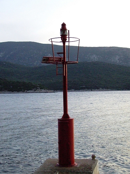 2009_0926_croatie0106.JPG - A Local Lightsignal