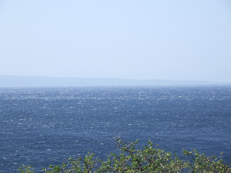 2009_0926_croatie0127.JPG - Hard Wind creates Great Views