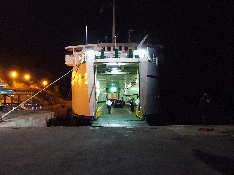 2009_0928_croatie0027.JPG - The Ferry to Nowhere