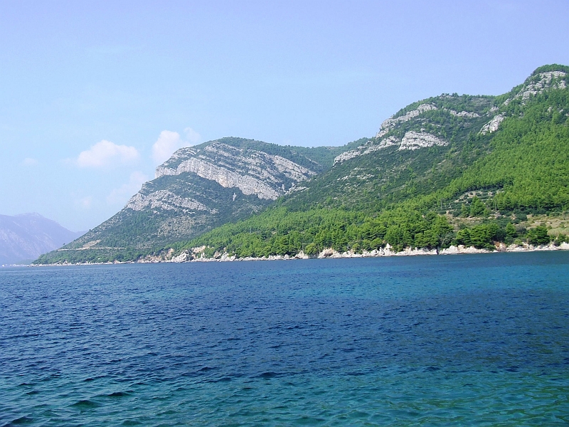 2009_0929_croatie0060.JPG - Blue Water, Stripes into the Mountains