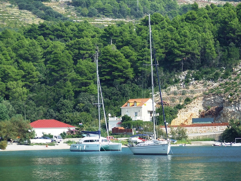 2009_0929_croatie0069.JPG - Luxery in a Small Bay