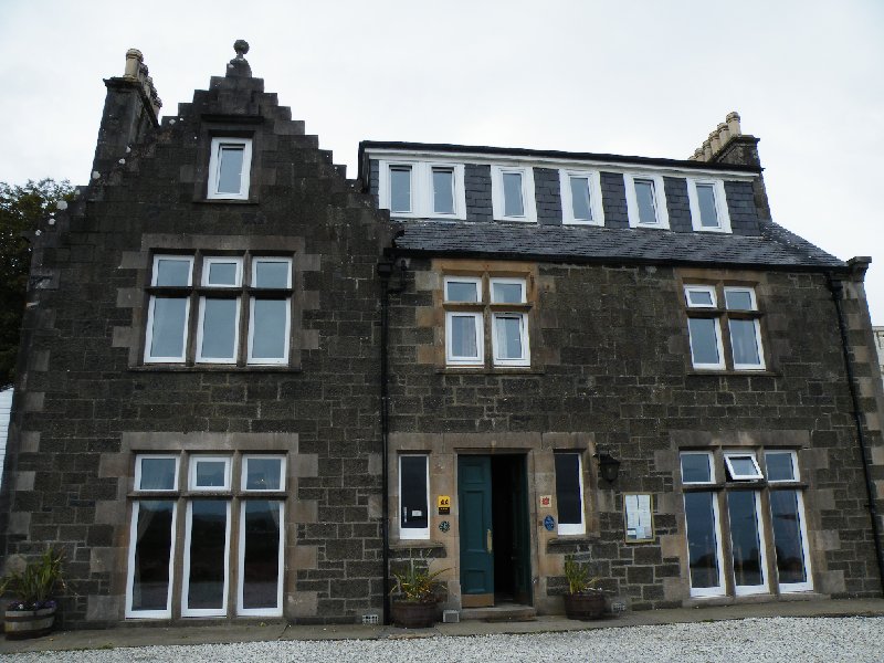 DSCF4533.JPG - Typical Building